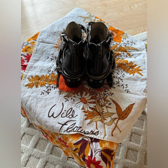 FREEBIRD l Carsen Brown Leather Ankle Bootie Size 7 Western Country Boho Buckle - Picture 8 of 15